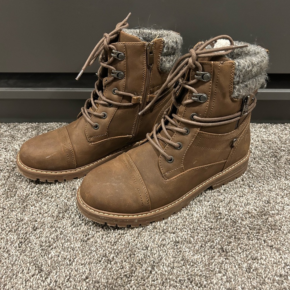 Worn 3x, Women's Brown Lace-Up Boots